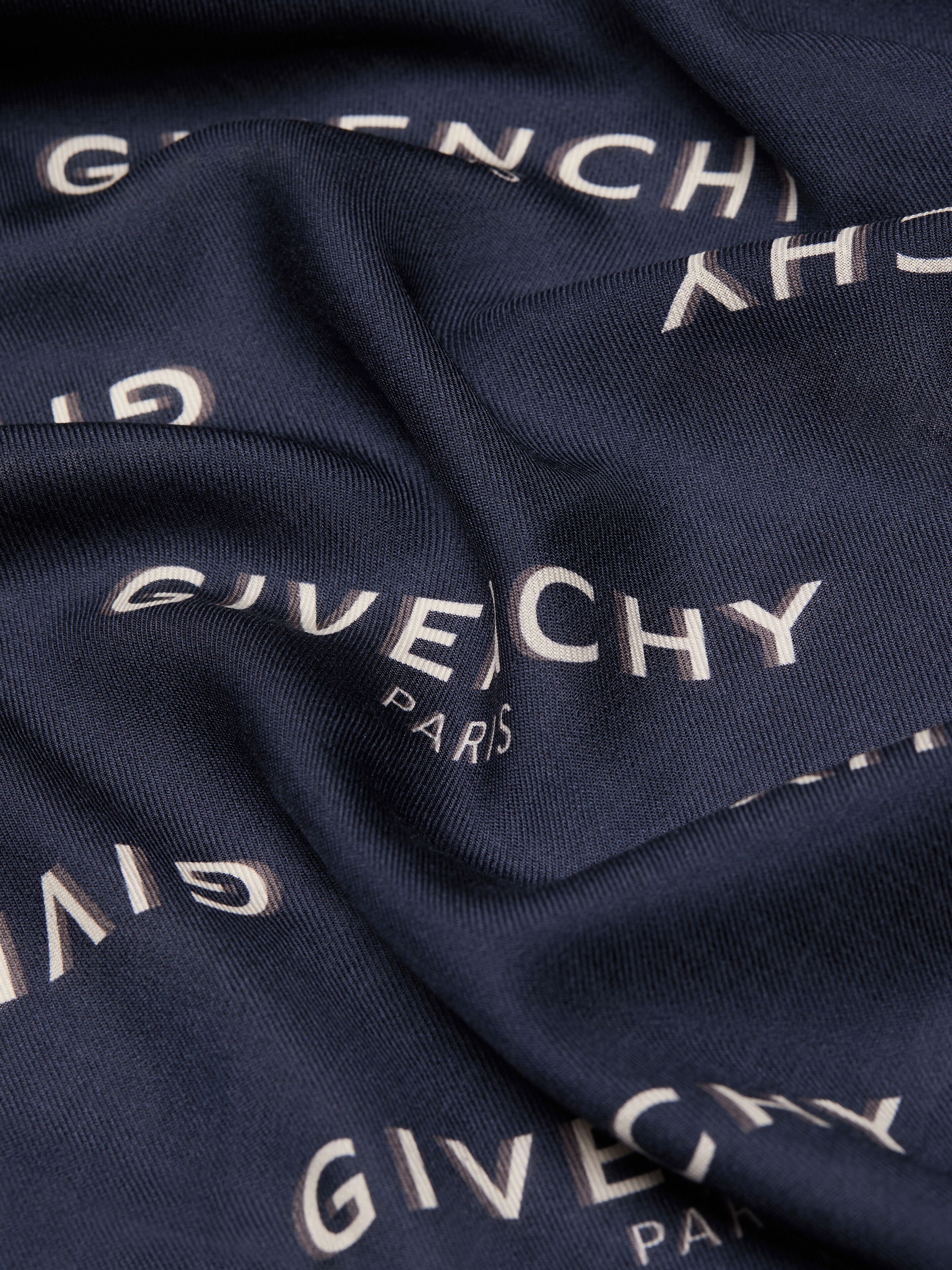GIVENCHY Shadow shawl in wool and silk